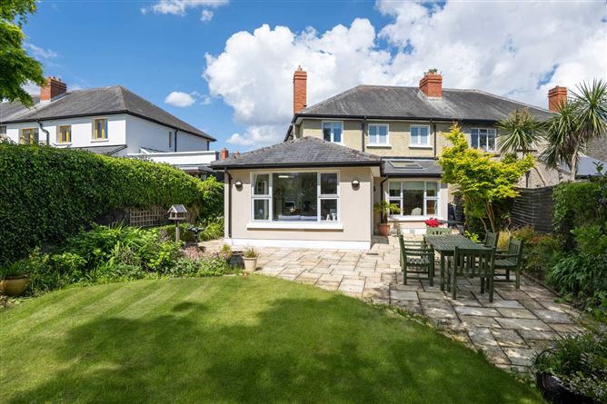 https://photos-a.propertyimages.ie/media/7/3/6/4999637/ca893d47-bbe7-4628-a493-9ff78ac5875b_l.jpg