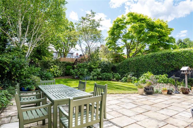 https://photos-a.propertyimages.ie/media/7/3/6/4999637/ca893d47-bbe7-4628-a493-9ff78ac5875b_l.jpg