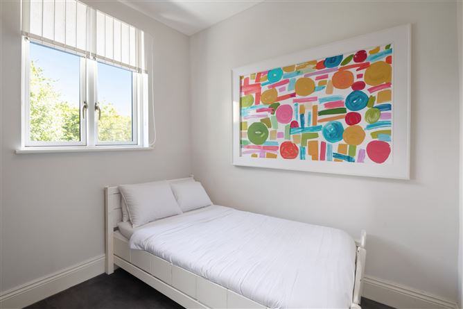https://photos-a.propertyimages.ie/media/7/3/6/4999637/ca893d47-bbe7-4628-a493-9ff78ac5875b_l.jpg