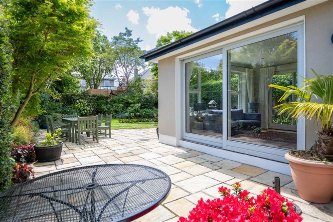 https://photos-a.propertyimages.ie/media/7/3/6/4999637/ca893d47-bbe7-4628-a493-9ff78ac5875b_l.jpg