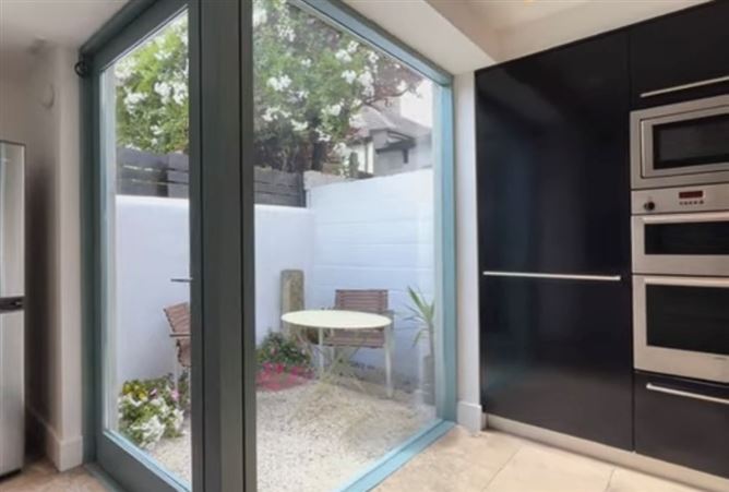 10 Meathville, Portobello, Dublin 8, D08 R6T2