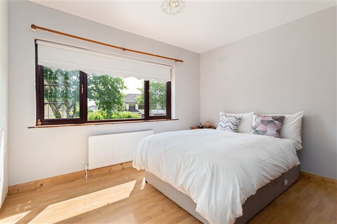 4 Parkmore, Pecks Lane, Castleknock, Dublin