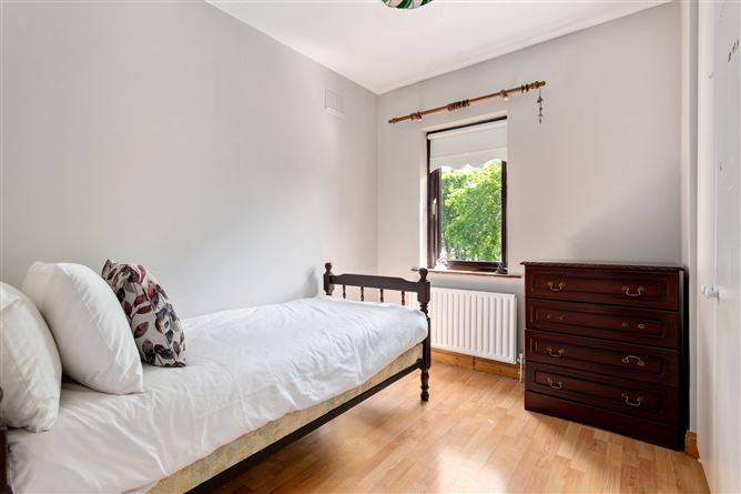 4 Parkmore, Pecks Lane, Castleknock, Dublin