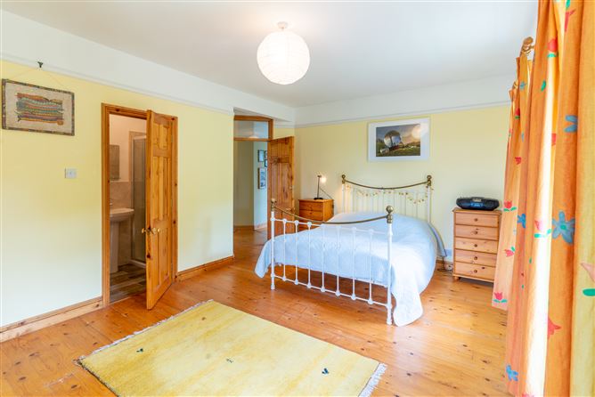 Tonaraha West, Carrowholly, Westport, Mayo