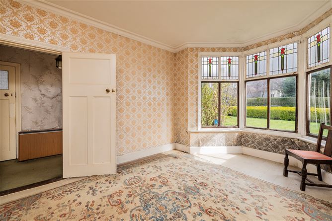 https://photos-a.propertyimages.ie/media/7/3/7/4912737/9cd6b186-f565-4aa1-beec-4131399a595d_l.jpg