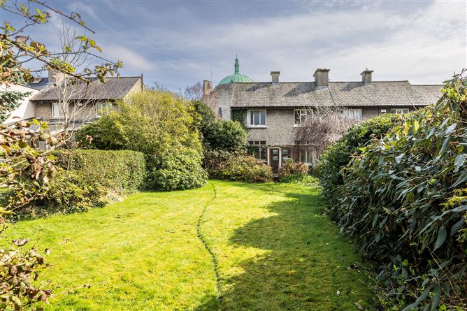 https://photos-a.propertyimages.ie/media/7/3/7/4912737/9cd6b186-f565-4aa1-beec-4131399a595d_l.jpg