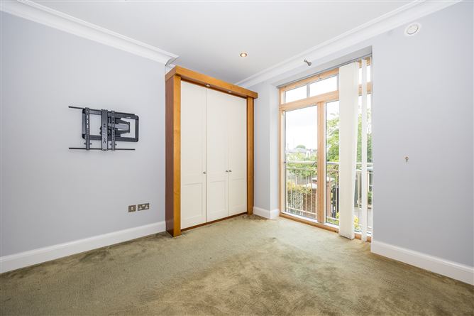18 Howth Lodge Apartments, Howth Road, Howth, County Dublin