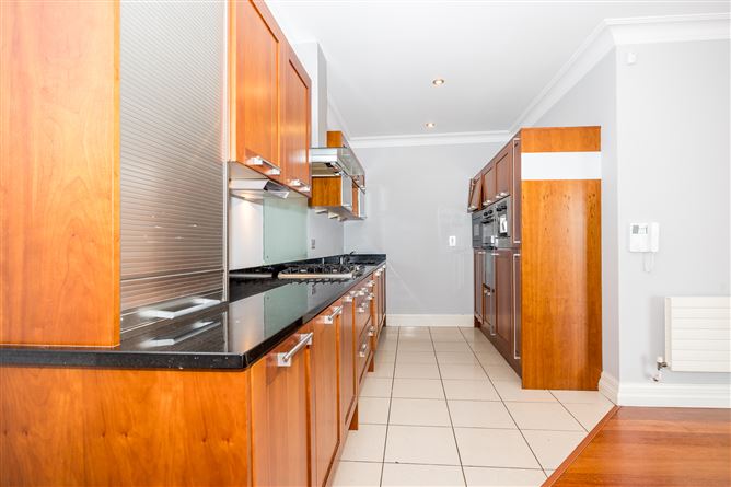 18 Howth Lodge Apartments, Howth Road, Howth, County Dublin