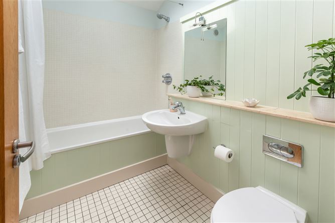 4 Greenville Terrace, South Circular Road, Dublin 8