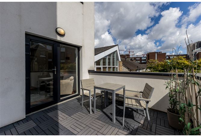 2, 51 Power's Court, Off Mount Street Crescent, South City Centre, Dublin 2