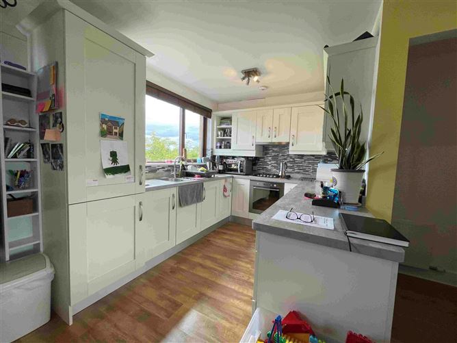 Castlegate Crescent, Adamstown, Co. Dublin