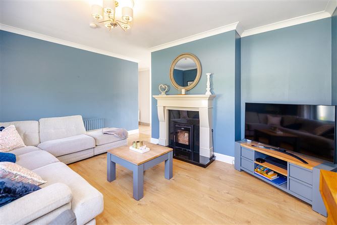 https://photos-a.propertyimages.ie/media/7/3/8/5010837/f936f1c8-cfd7-44a8-8153-27e0a1bf4295_l.jpg