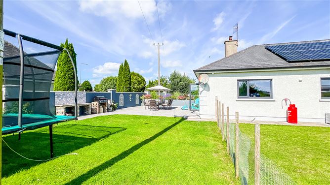 https://photos-a.propertyimages.ie/media/7/3/8/5010837/f936f1c8-cfd7-44a8-8153-27e0a1bf4295_l.jpg