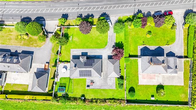 https://photos-a.propertyimages.ie/media/7/3/8/5010837/f936f1c8-cfd7-44a8-8153-27e0a1bf4295_l.jpg