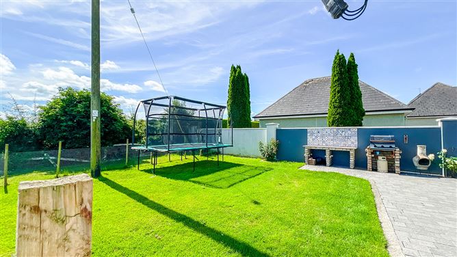https://photos-a.propertyimages.ie/media/7/3/8/5010837/f936f1c8-cfd7-44a8-8153-27e0a1bf4295_l.jpg
