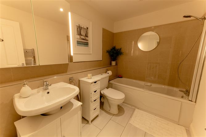 6 Peyton Drive, Rathcoole, Co.Dublin
