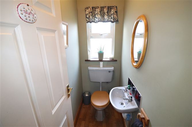 10 Ashgrove Meadows, Ballina, Tipperary