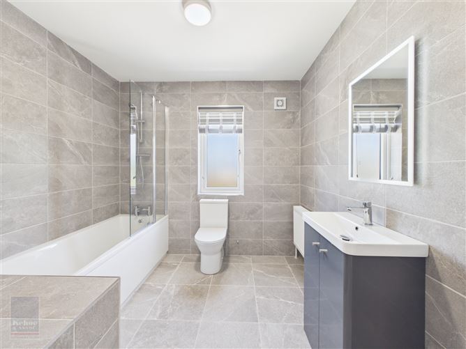 https://photos-a.propertyimages.ie/media/7/3/9/5014937/b495712f-41bd-4f59-9752-0fa42a436372_l.jpg