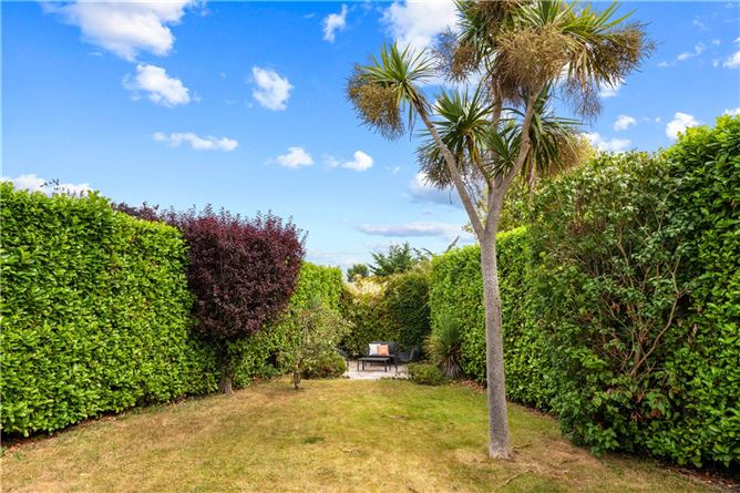 Photo 23 of 24 — 90 Shrewsbury Lawn, Cabinteely, Dublin 18