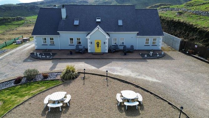 Slieve League House, Croaghlin, Teelin, Co. Donegal