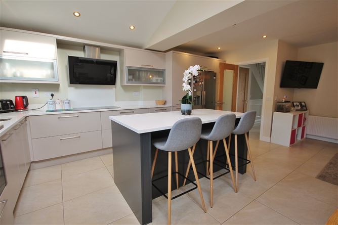 21 Hillcrest Lawns, Lucan, Co. Dublin