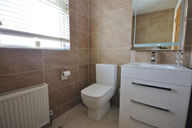 21 Hillcrest Lawns, Lucan, Co. Dublin