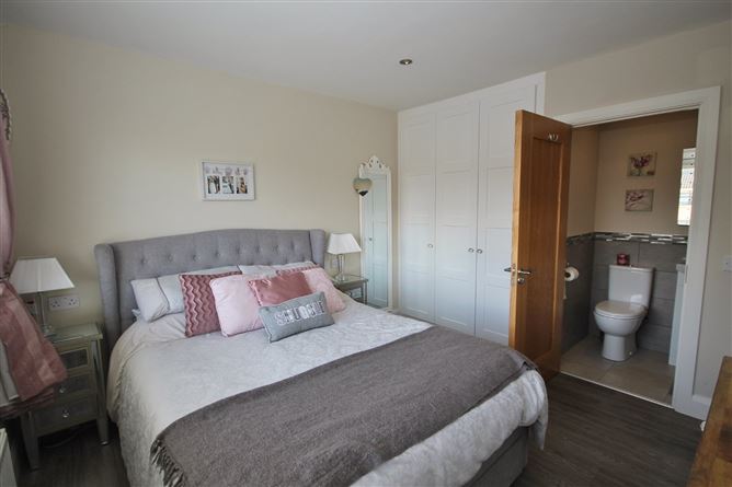 21 Hillcrest Lawns, Lucan, Co. Dublin