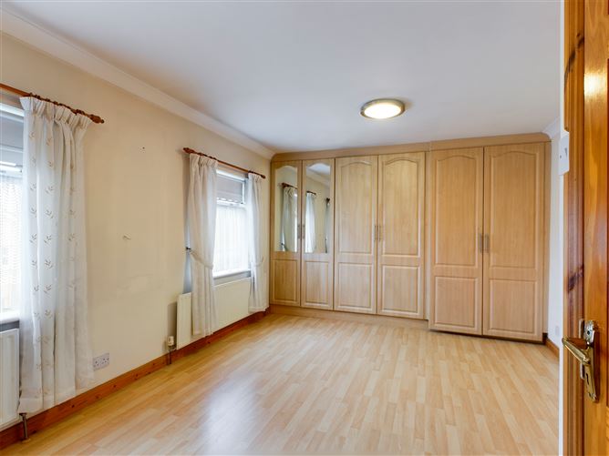 68 St Michael's Villas, Ennis, Co. Clare