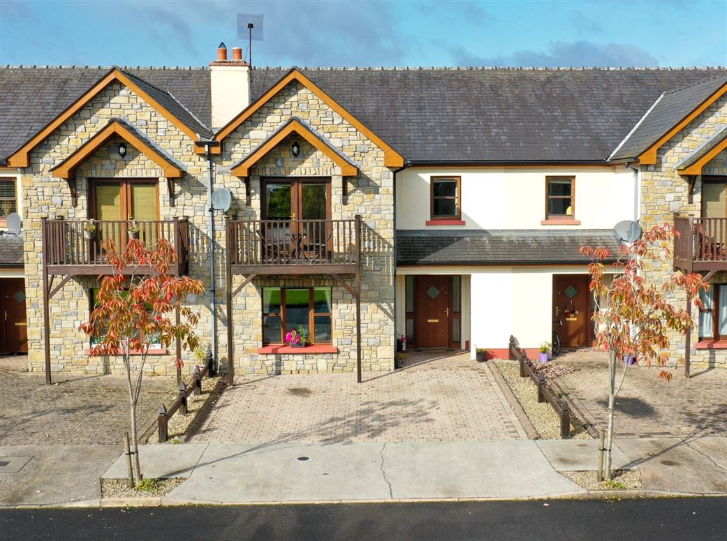 11 The Waterfront, Tarmonbarry, Roscommon