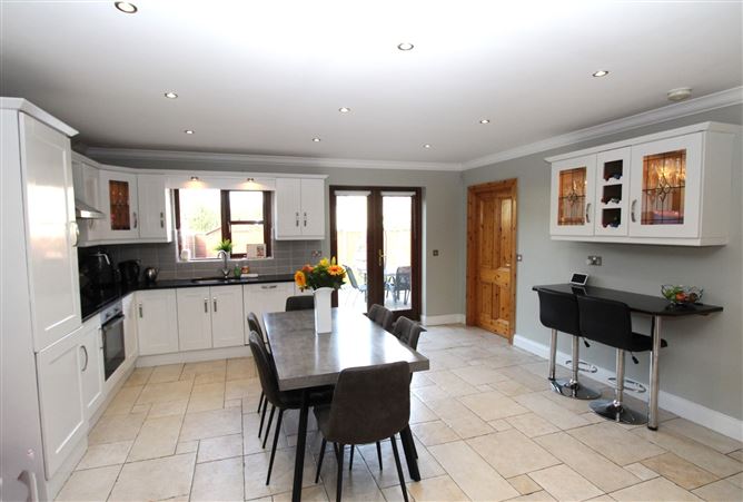 11 The Waterfront, Tarmonbarry, Roscommon