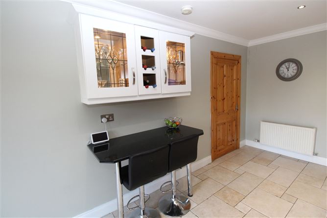11 The Waterfront, Tarmonbarry, Roscommon