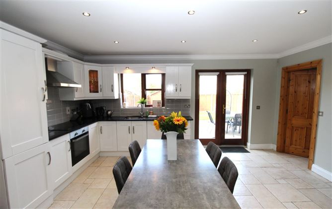 11 The Waterfront, Tarmonbarry, Roscommon