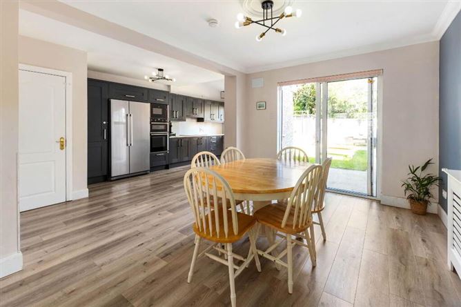 https://photos-a.propertyimages.ie/media/7/4/0/4996047/97cbaf3c-97b6-434d-b405-837764b4b337_l.jpg