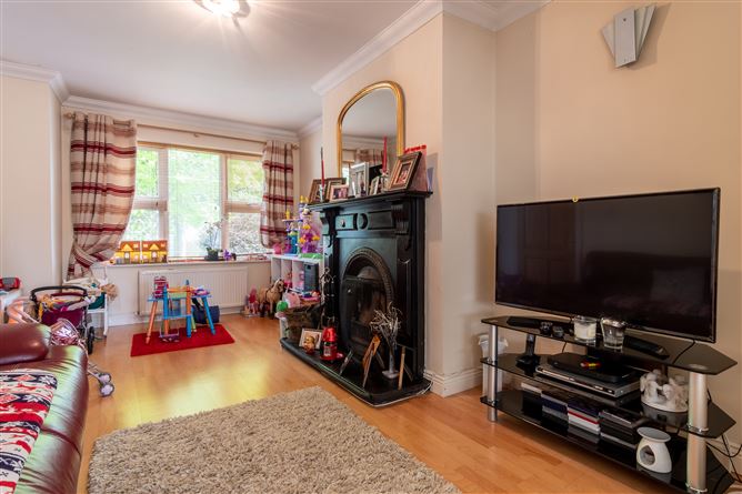 27 Wainsfort Manor Crescent, Terenure, Dublin 6W