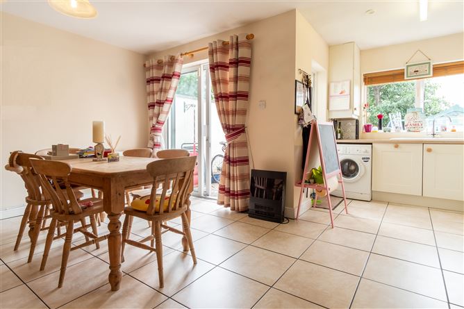 27 Wainsfort Manor Crescent, Terenure, Dublin 6W