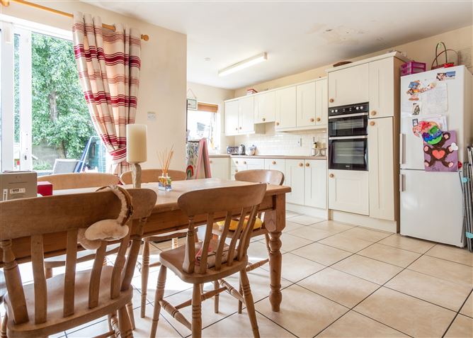 27 Wainsfort Manor Crescent, Terenure, Dublin 6W
