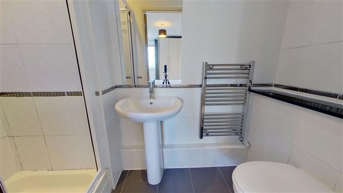 10 The Crescent, Carrickmines Manor, Carrickmines, Dublin 18