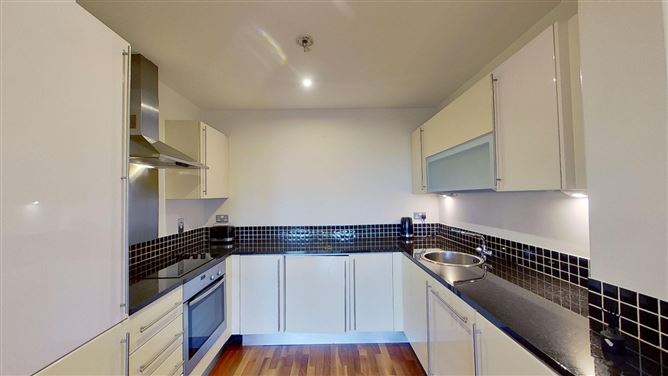10 The Crescent, Carrickmines Manor, Carrickmines, Dublin 18