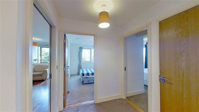 10 The Crescent, Carrickmines Manor, Carrickmines, Dublin 18