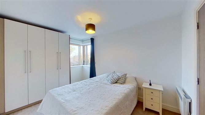 10 The Crescent, Carrickmines Manor, Carrickmines, Dublin 18