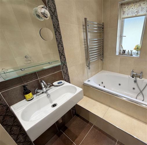 24 The Crescent. The Weir View, Kilkenny, Kilkenny