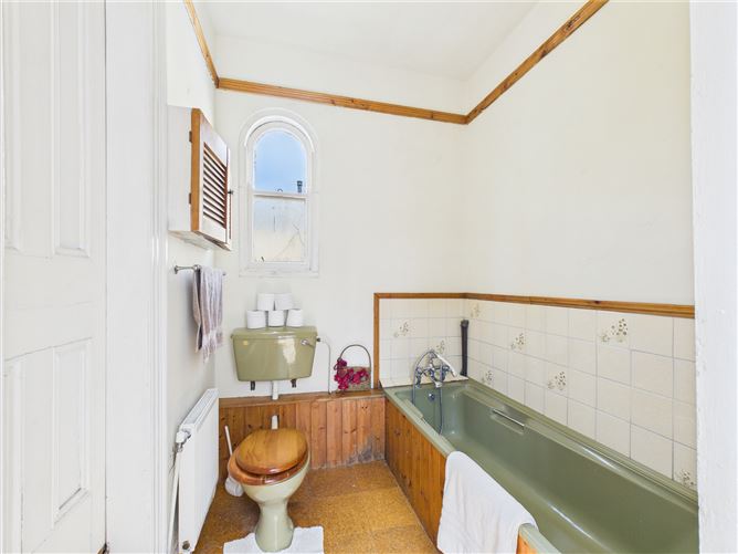 2 Rocklands, Pond Road, Tramore, Waterford