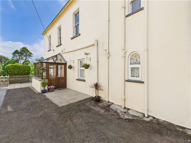 2 Rocklands, Pond Road, Tramore, Waterford