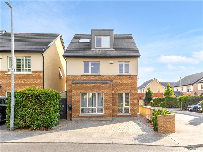 Photo 8 of 72 — 13 Dodderbrook Drive, Ballycullen, Dublin 24