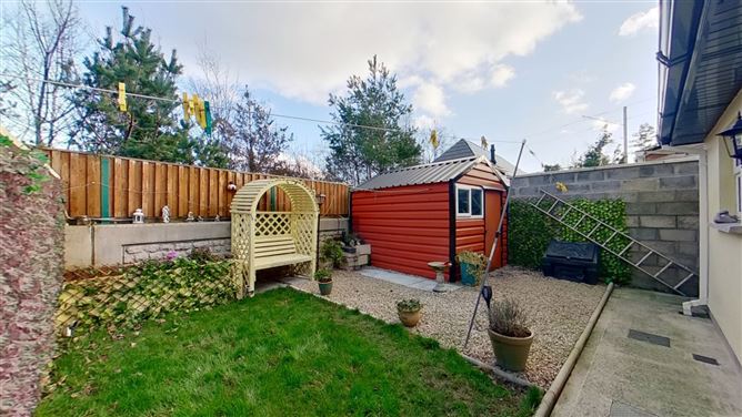 1 Ballyogan Vale, Carrickmines, Dublin 18