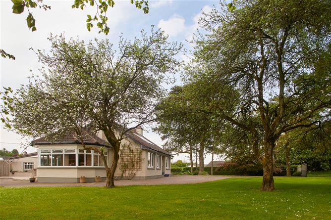Pine Grove, Oldtown, Bohermeen, Navan, Meath