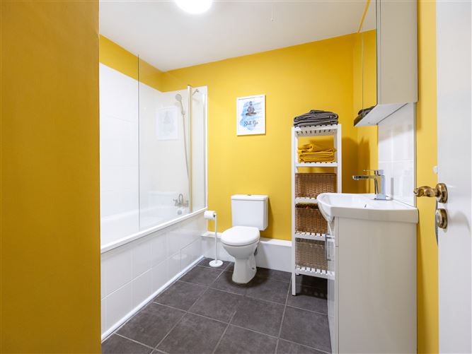 3 Riverside Drive , Kilcullen, Kildare