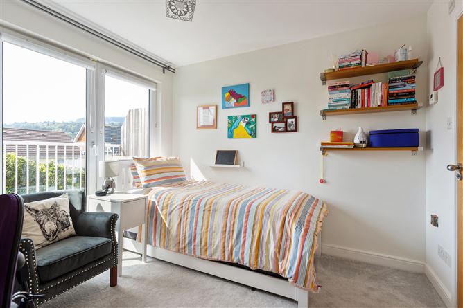 63 Grianan Fidh , Stepaside, Dublin 18