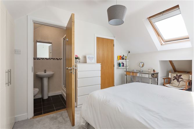 63 Grianan Fidh , Stepaside, Dublin 18