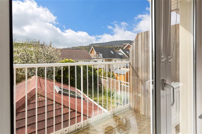 63 Grianan Fidh , Stepaside, Dublin 18